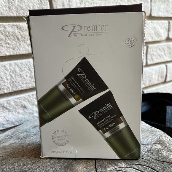 PREMIER Shave and Cleanse Gift Pack - Picture 8 of 9